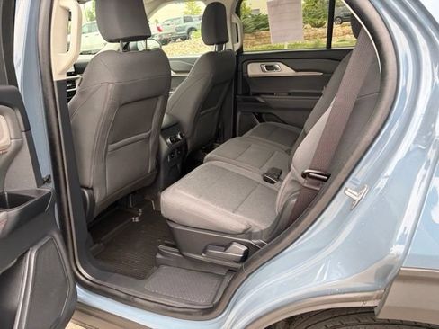 Used 2025 Ford Explorer Active AWD/4WD image 44