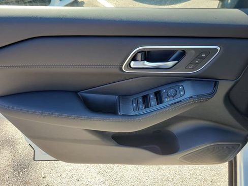 New 2026 Nissan Rogue Platinum AWD/4WD image 18