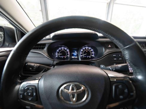 Used 2016 Toyota Avalon Touring FWD image 15