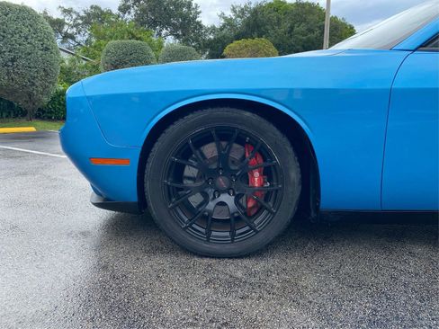 Used 2015 Dodge Challenger SRT w/ Technology Group RWD image 16