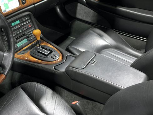 Used 2001 Jaguar XK8 Convertible RWD image 60