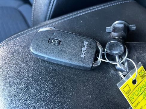 Used 2022 Kia Seltos S image 31