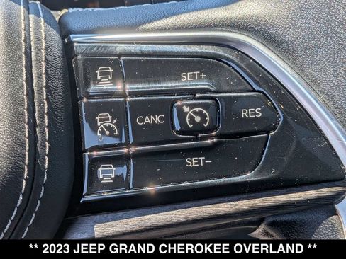 Used 2023 Jeep Grand Cherokee Overland w/ Luxury Tech Group IV AWD/4WD image 8