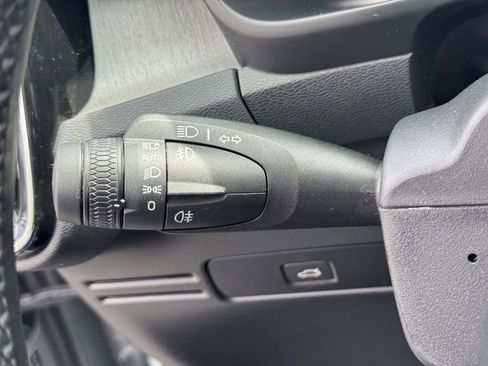 Certified 2025 Volvo XC40 B5 Plus AWD/4WD image 24