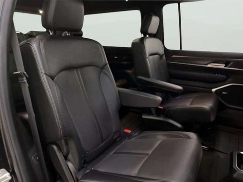 Used 2024 Jeep Wagoneer Series II w/ Premium Group I AWD/4WD image 80
