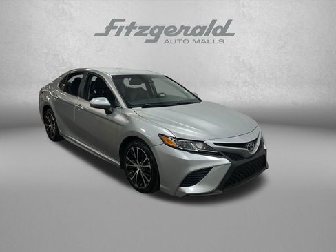Used 2018 Toyota Camry SE FWD image 9