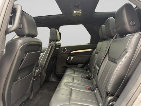 Used 2020 Land Rover Discovery Landmark AWD/4WD image 28
