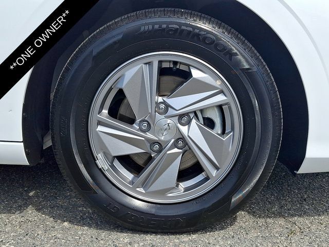 Used 2025 Hyundai Elantra SE FWD image 8