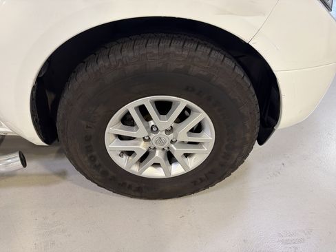 Used 2015 Nissan Frontier SV RWD image 13