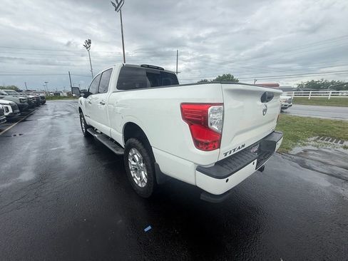 Used 2018 Nissan Titan SV w/ SV Convenience Package AWD/4WD image 6