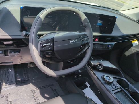 New 2025 Kia EV6 Light w/ Light LR Technology Package image 9