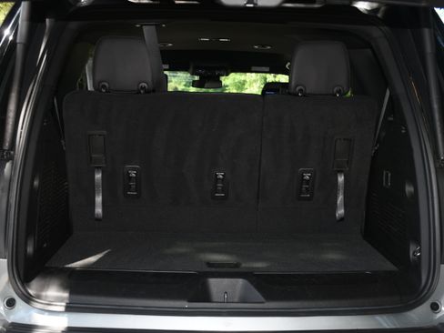 Used 2023 Chevrolet Tahoe LT RWD image 18