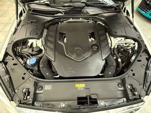 Used 2019 Mercedes-Benz S 560 Sedan image 37