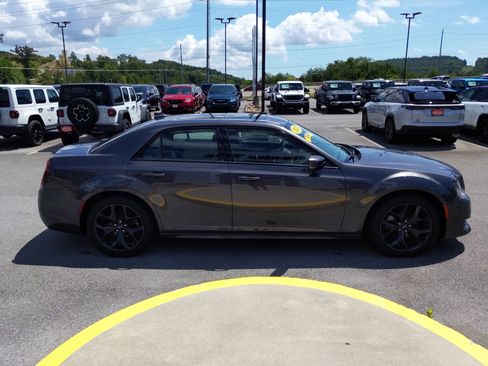 New 2023 Chrysler 300 Touring L w/ Popular Equipment Group image 5