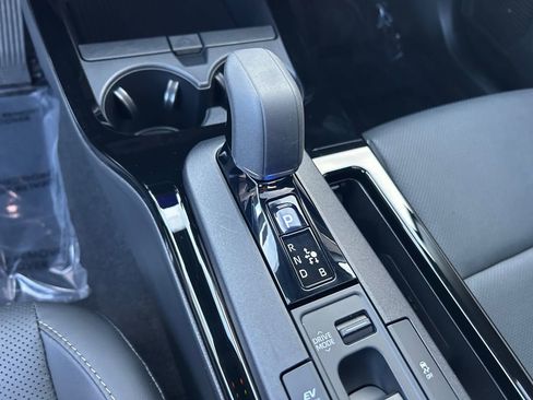 Used 2025 Toyota Prius AWD image 20