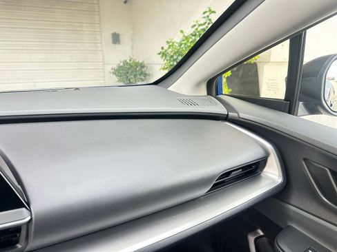 Used 2025 Toyota Prius LE image 35