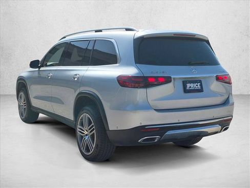 Used 2025 Mercedes-Benz GLS 450 4MATIC image 8