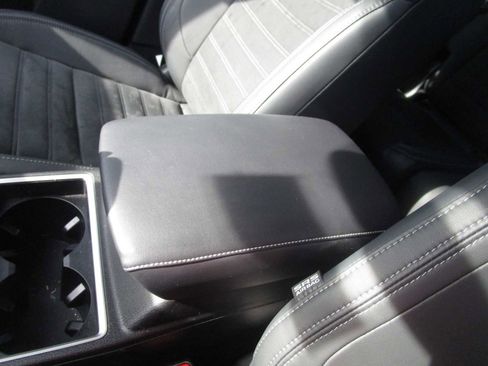 Used 2023 Mitsubishi Outlander SE image 20