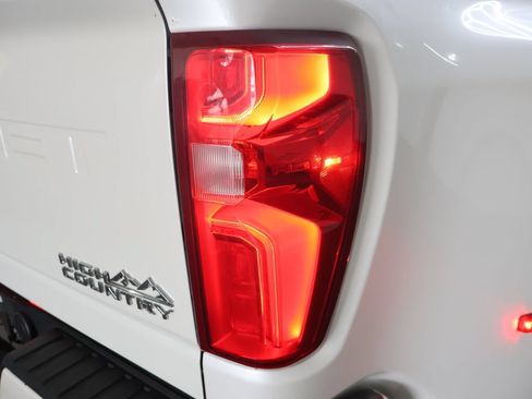 Used 2021 Chevrolet Silverado 3500 High Country AWD/4WD image 30
