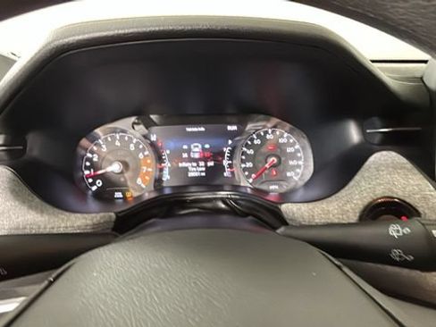 Used 2025 Jeep Compass Sport AWD/4WD image 17