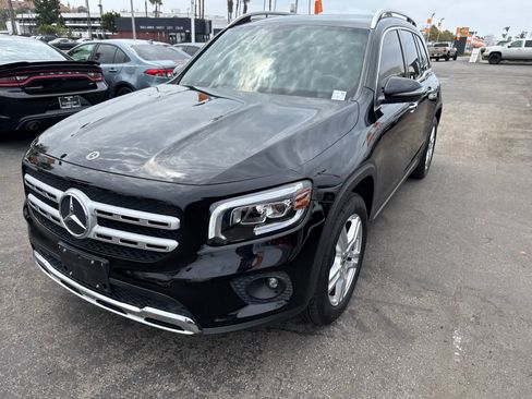 Used 2021 Mercedes-Benz GLB 250 image 2