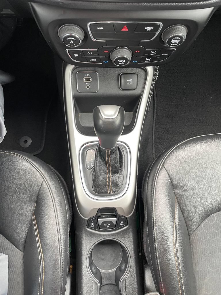 Used 2018 Jeep Compass Latitude w/ Popular Equipment Group FWD image 18