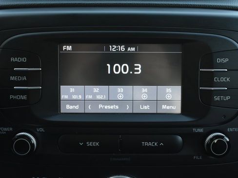 Used 2017 Kia Soul + image 22