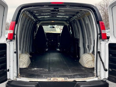 Used 2017 Chevrolet Express 3500 RWD 3500 Extended 155 image 10