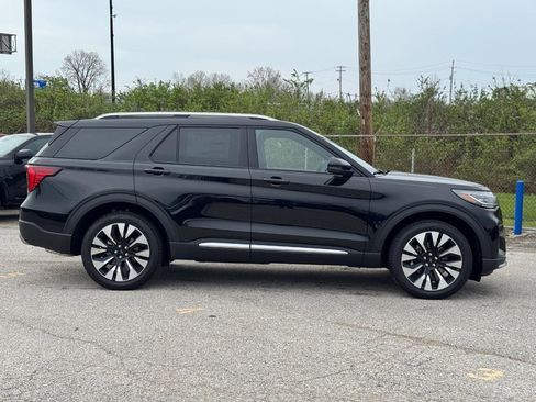 New 2026 Ford Explorer Platinum AWD/4WD image 2