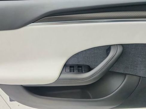 Used 2025 Tesla Model S Plaid image 32