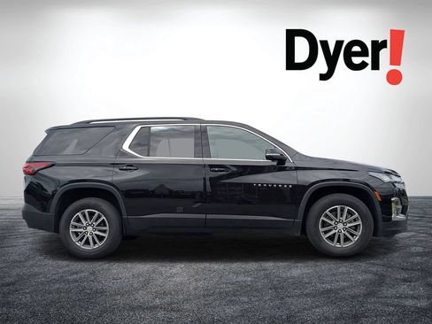 Used 2023 Chevrolet Traverse LT FWD image 2
