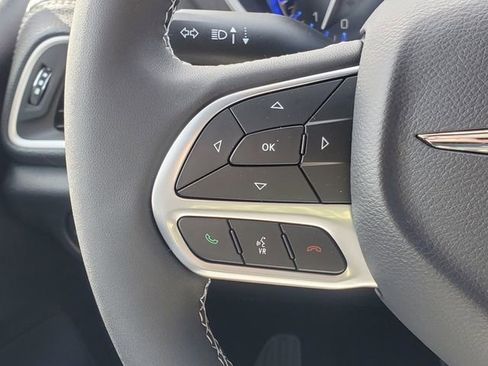 New 2026 Chrysler Pacifica Select FWD image 13