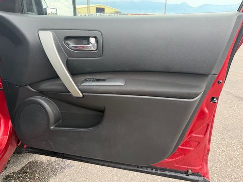 Used 2013 Nissan Rogue S AWD/4WD image 16