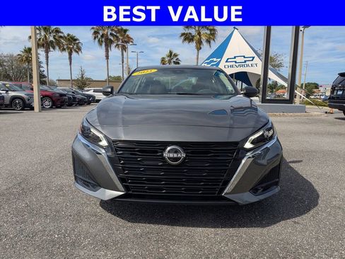 Used 2025 Nissan Altima 2.5 SV FWD image 8