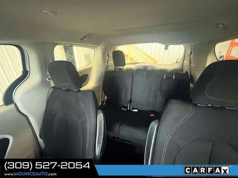 Used 2017 Chrysler Pacifica LX FWD image 14