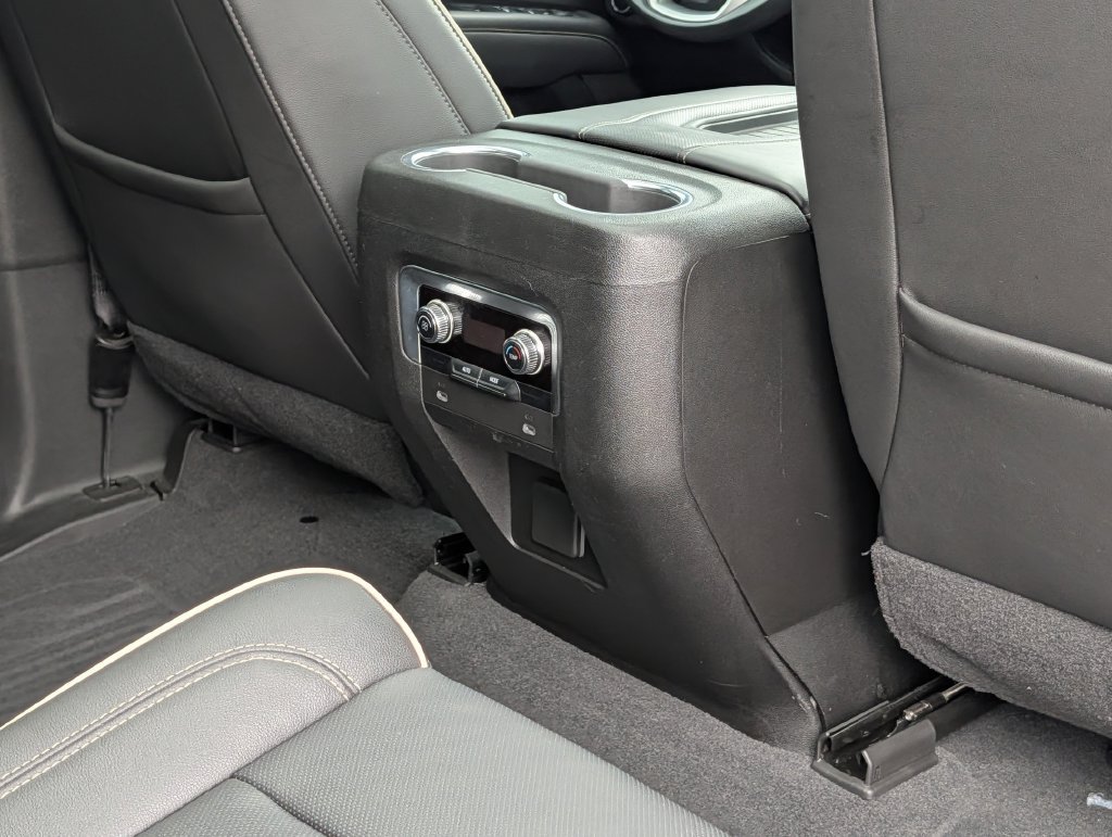 Used 2021 GMC Yukon SLT RWD image 34
