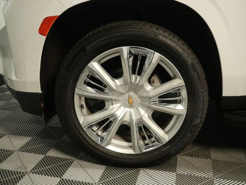 Used 2023 Chevrolet Tahoe High Country AWD/4WD image 9