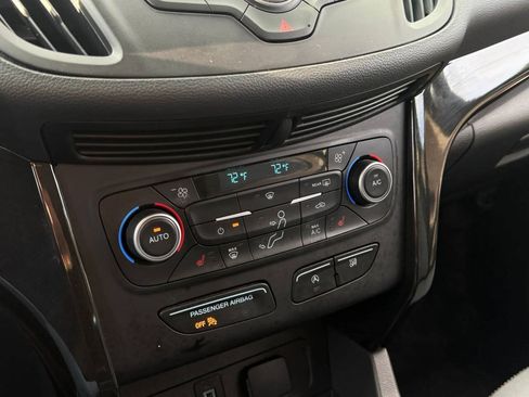 Used 2018 Ford Escape SE w/ SE Sport Appearance Package AWD/4WD image 19