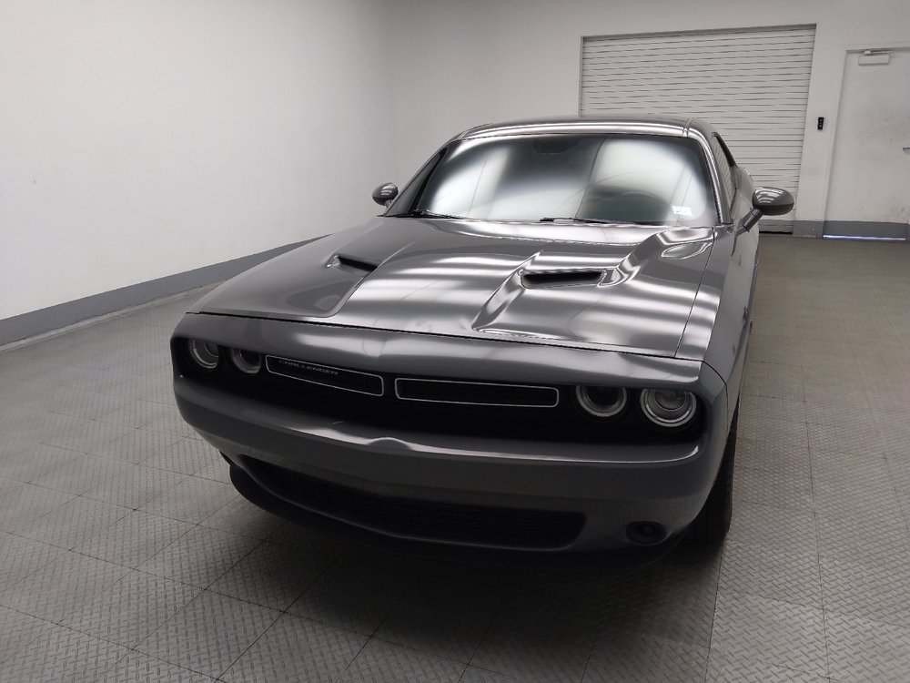 Used 2019 Dodge Challenger SXT RWD image 15