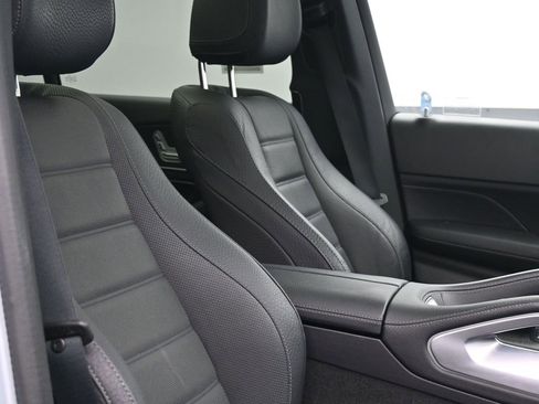 Used 2022 Mercedes-Benz GLS 450 4MATIC image 8