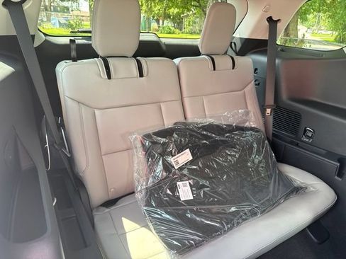 New 2026 Ford Explorer Active w/ Active Comfort Package AWD/4WD image 15