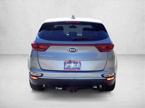Used 2022 Kia Sportage LX AWD/4WD image 3