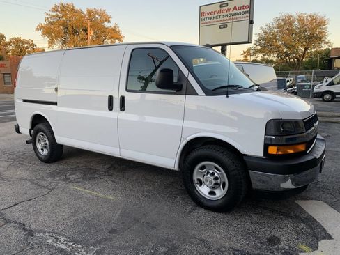 Used 2020 Chevrolet Express 2500 w/ Driver Convenience Package image 2
