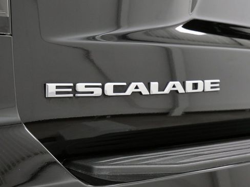 Used 2023 Cadillac Escalade V image 10