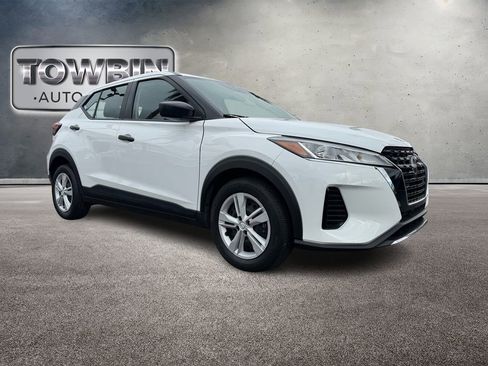 Used 2024 Nissan Kicks S FWD image 2