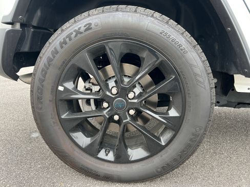 Used 2025 Jeep Wrangler Sahara w/ Safety Group image 17