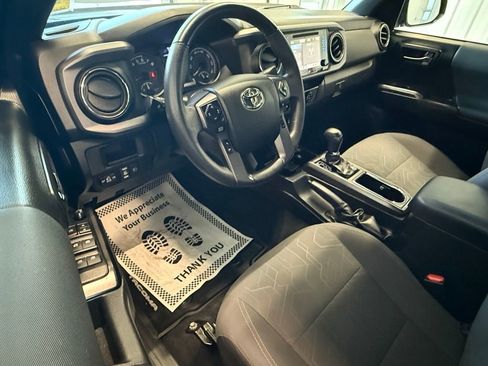Used 2019 Toyota Tacoma TRD Off-Road image 25