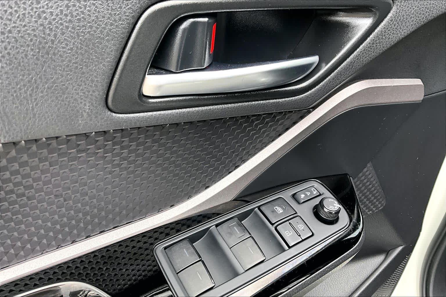Used 2021 Toyota C-HR Nightshade FWD image 31