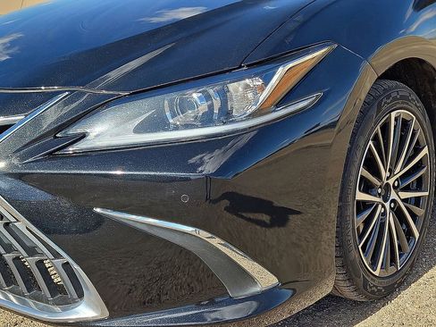 Used 2022 Lexus ES 350 w/ Premium Package image 9