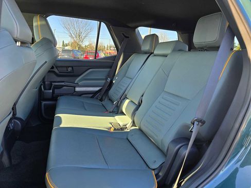 Certified 2025 Toyota 4Runner Trailhunter image 19